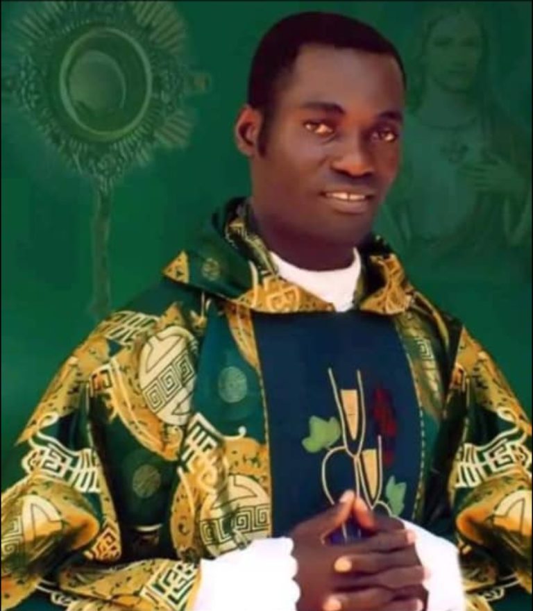 Picsart_24-11-04_00-03-42-553